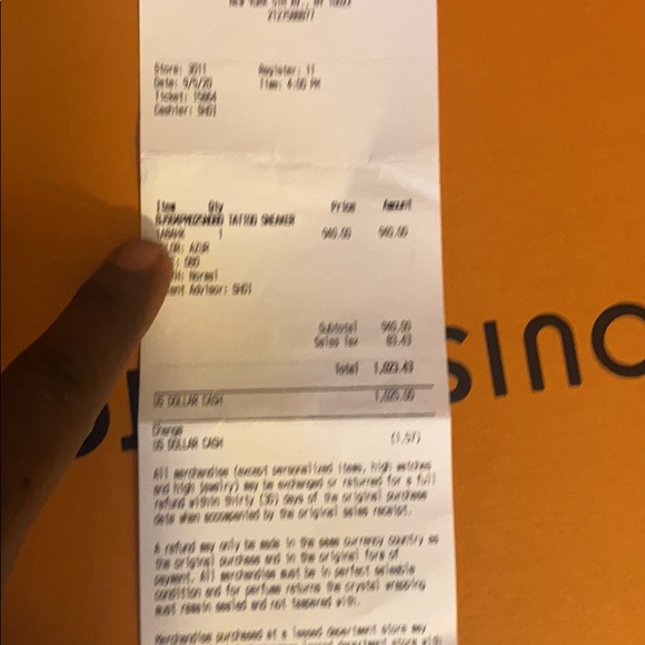 Louis Vuitton - Picture 7 of 7